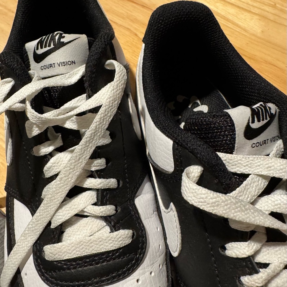 SUMMER READY Nike Black and White Men's Sneakers - Picture 6 of 7